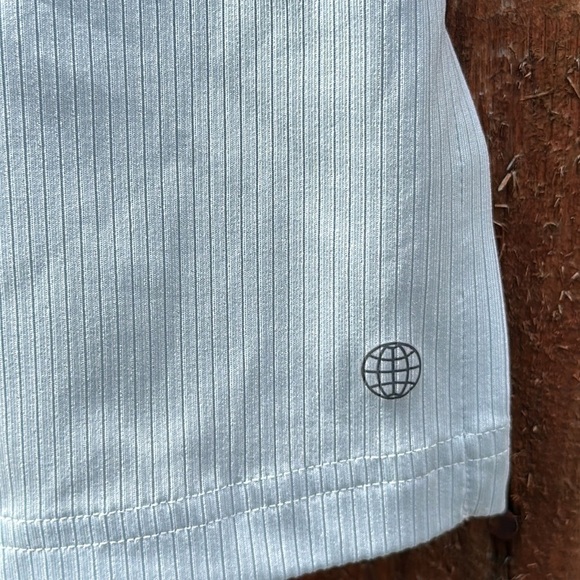 Adidas Women’s Performance Tee Size XS - Picture 7 of 10